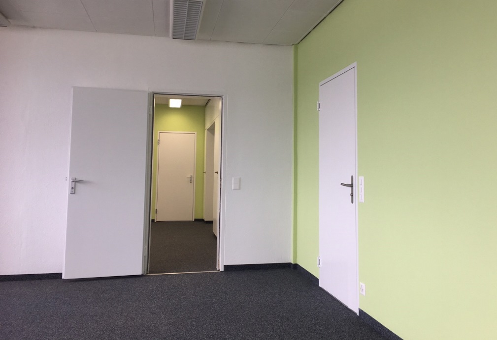 Malerarbeiten an Innenräumen von ROLEs Dienstleistungen in Rothrist im Kanton Aargau (AG)